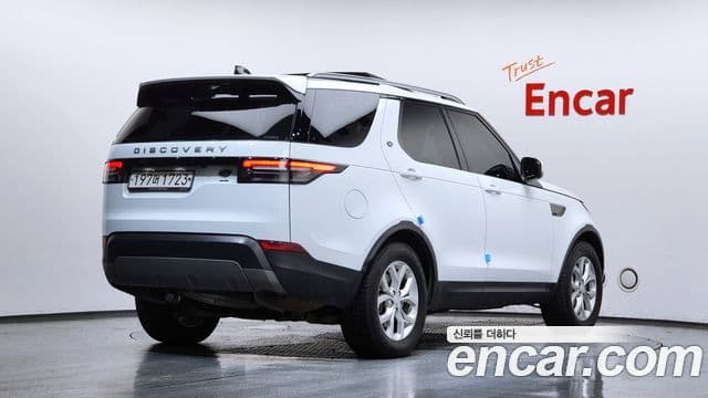 Land Rover Discovery 5 2019 — ფოტო 2/20