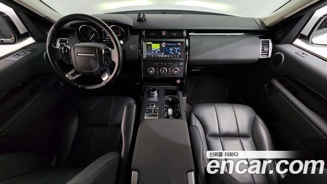 Land Rover Discovery 5 2019 — ფოტო 7/20