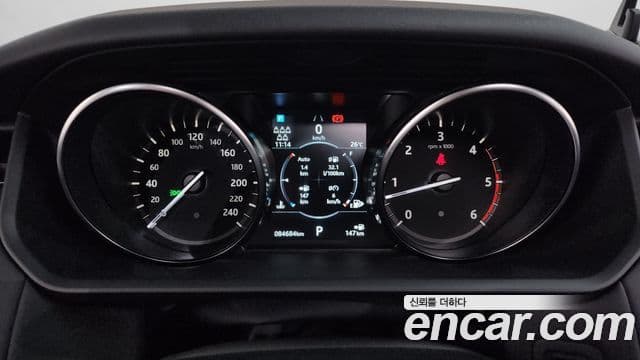 Land Rover Discovery 5 2019 — ფოტო 8/20