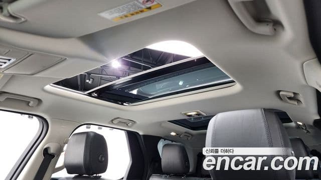 Land Rover Discovery 5 2019 — ფოტო 16/20