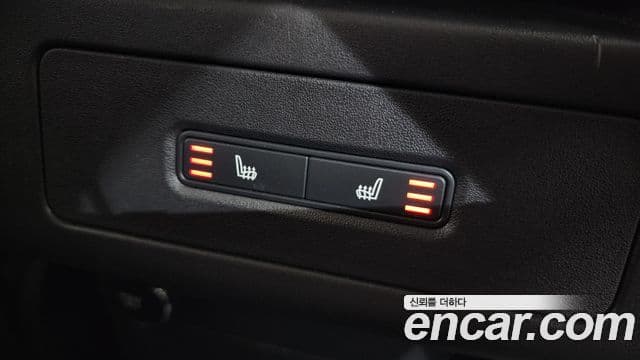Land Rover Discovery 5 2019 — ფოტო 17/20