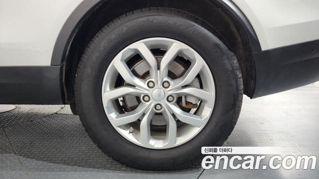 Land Rover Discovery 5 2019 — ფოტო 2/35