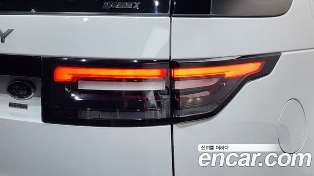 Land Rover Discovery 5 2019 — ფოტო 10/35