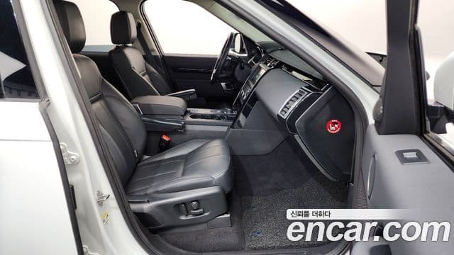 Land Rover Discovery 5 2019 — ფოტო 4/35