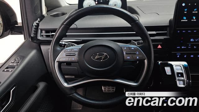 Hyundai Staria 2023 — Şəkil 13/20