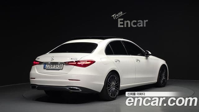 Mercedes-Benz C-Class 2024 — ფოტო 2/20