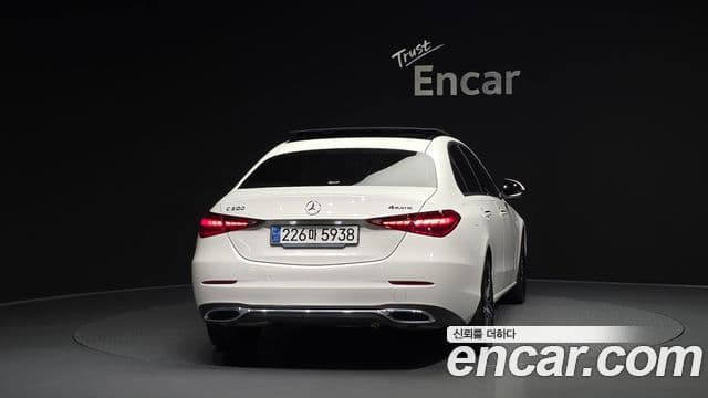Mercedes-Benz C-Class 2024 — ფოტო 4/20