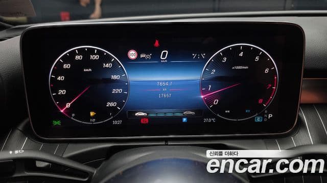 Mercedes-Benz C-Class 2024 — ფოტო 8/20