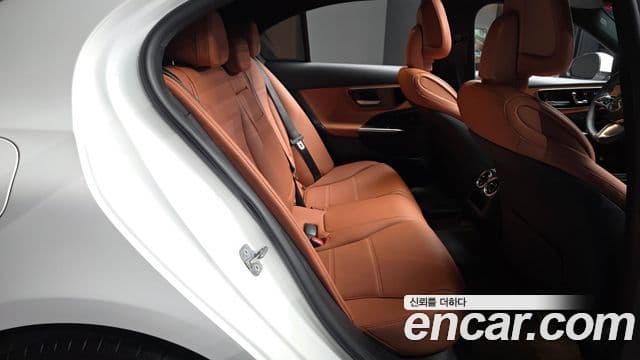 Mercedes-Benz C-Class 2024 — ფოტო 12/20