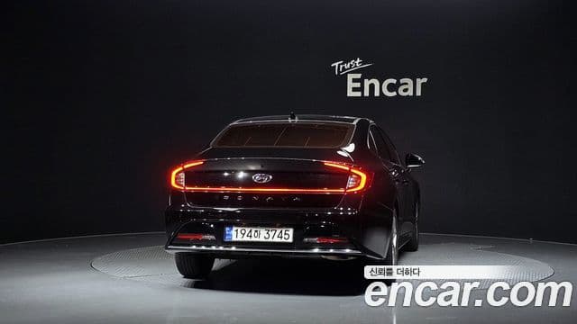 Hyundai Sonata 2022 — ფოტო 4/20
