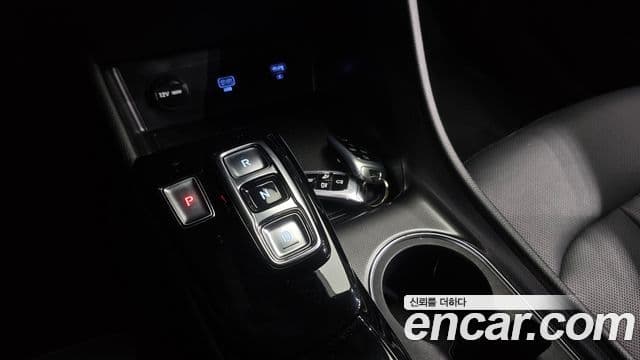 Hyundai Sonata 2022 — ფოტო 9/20