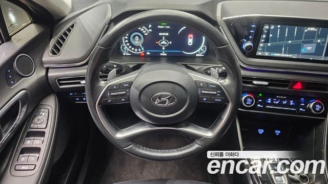Hyundai Sonata 2022 — ფოტო 13/20