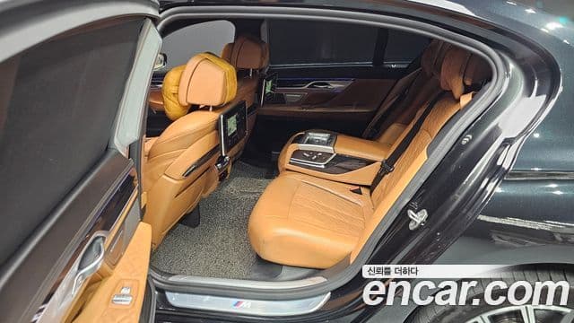 BMW 7 Series 2019 — ფოტო 12/20