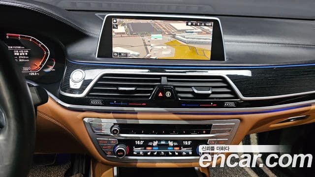 BMW 7 Series 2019 — ფოტო 14/20