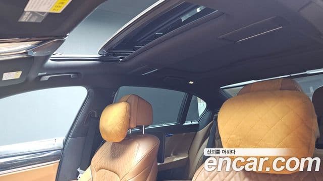 BMW 7 Series 2019 — ფოტო 18/20