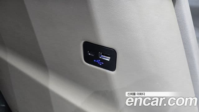 Kia Carnival 2024 — Photo 19/33