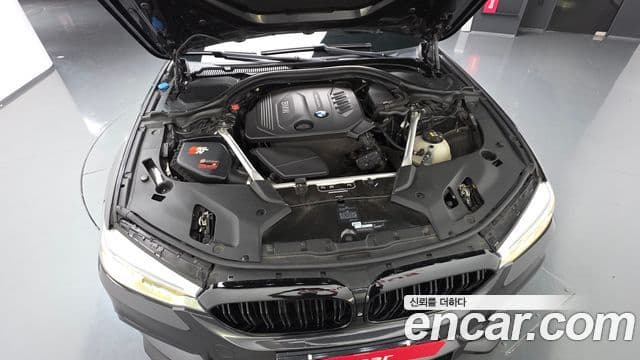 BMW 5 Series 2018 — фото 6 из 20