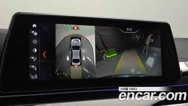 BMW 5 Series 2018 — ფოტო 15/20