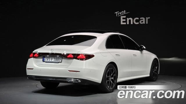 Mercedes-Benz E-Class 2025 — Фото 2/20