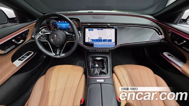 Mercedes-Benz E-Class 2025 — Фото 7/20