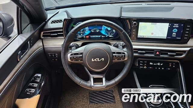 Kia K5 2021 — ფოტო 13/20