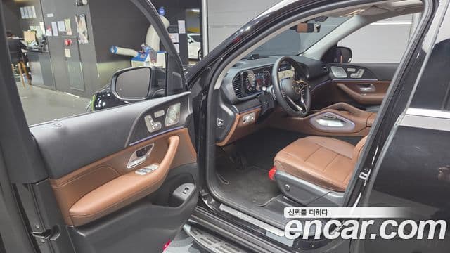 Mercedes-Benz GLE-Class 2025 — Photo 3/30