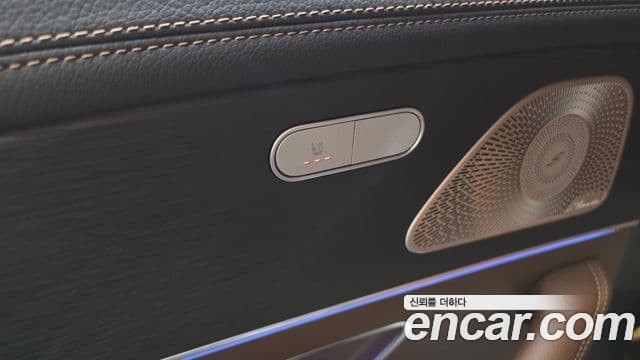 Mercedes-Benz GLE-Class 2025 — Photo 27/30