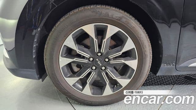 Kia Carnival 2022 — Фото 5/20