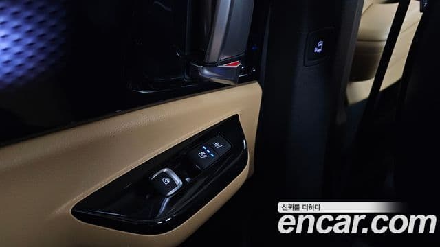 Kia Carnival 2022 — Фото 19/20