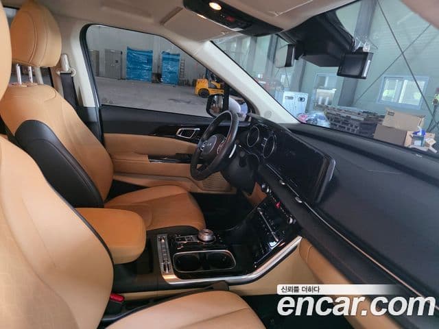 Kia Carnival 2022 — фото 7 из 12
