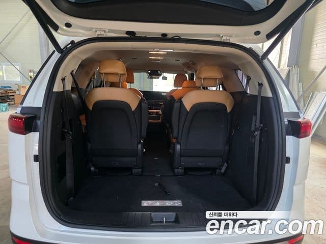 Kia Carnival 2022 — ფოტო 11/12