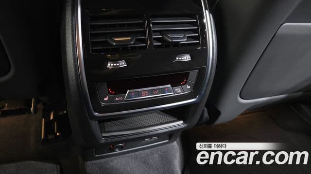 BMW XM 2025 — фото 18 из 20