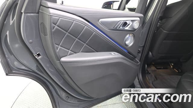 BMW XM 2025 — Photo 28/34