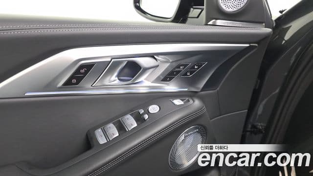 BMW XM 2025 — Photo 32/34