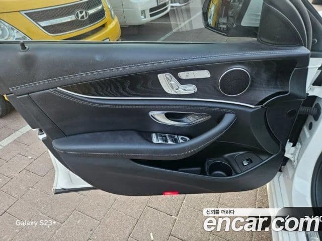 Mercedes-Benz E-Class 2020 — ფოტო 6/20