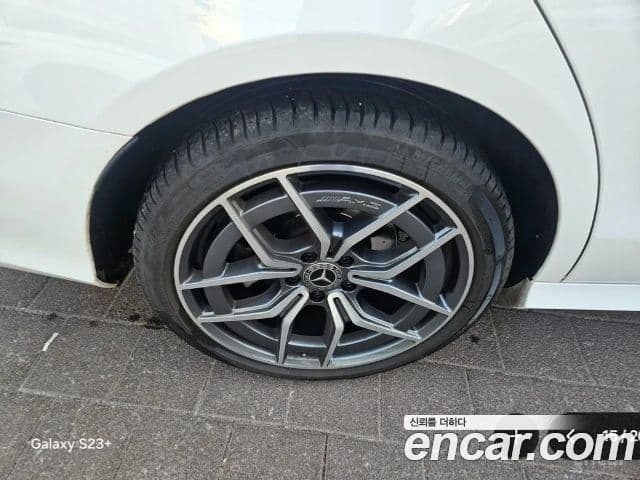 Mercedes-Benz E-Class 2020 — ფოტო 15/20