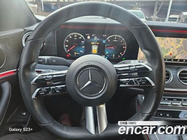 Mercedes-Benz E-Class 2020 — ფოტო 19/20