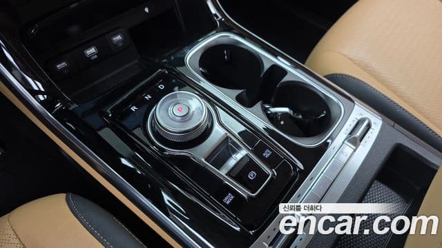Kia Carnival 2022 — фото 9 из 20