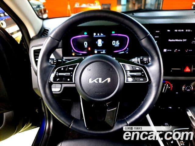 Kia Seltos 2023 — Фото 10/20