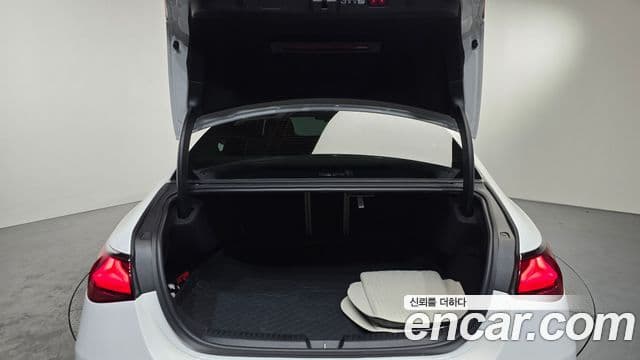Mercedes-Benz E-Class 2025 — Şəkil 19/20