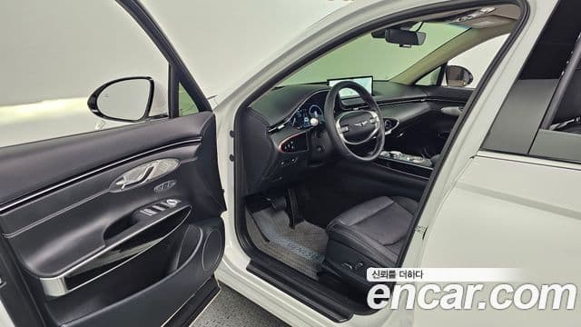 Genesis GV70 2022 — Photo 16/34