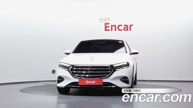 Mercedes-Benz E-Class 2024 — ფოტო 2/20