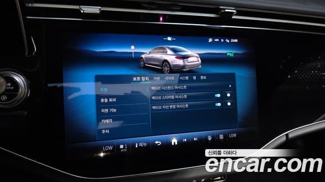 Mercedes-Benz E-Class 2024 — ფოტო 16/20