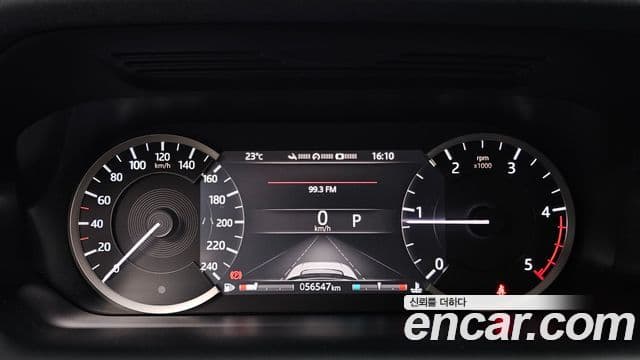 Land Rover Discovery Sport 2020 — Photo 8/35