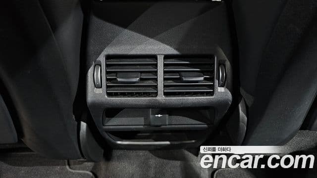 Land Rover Discovery Sport 2020 — Photo 9/35