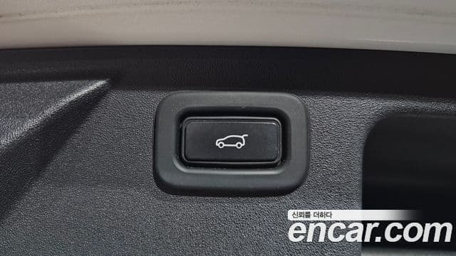 Land Rover Discovery Sport 2020 — Photo 1/35