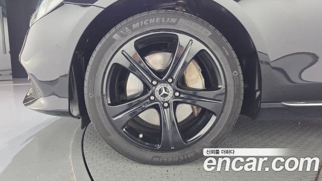 Mercedes-Benz E-Class 2019 — Şəkil 15/20