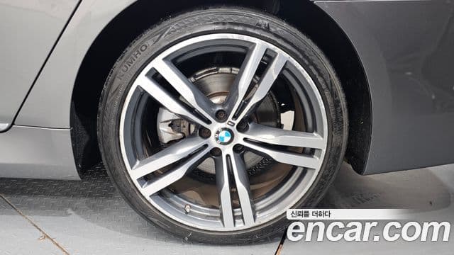 BMW 7 Series 2019 — Photo 3/37