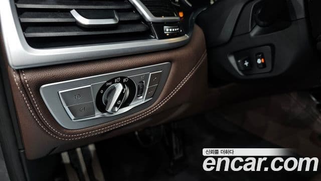 BMW 7 Series 2019 — Photo 6/37