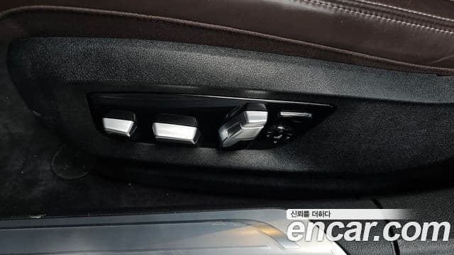 BMW 7 Series 2019 — Photo 36/37